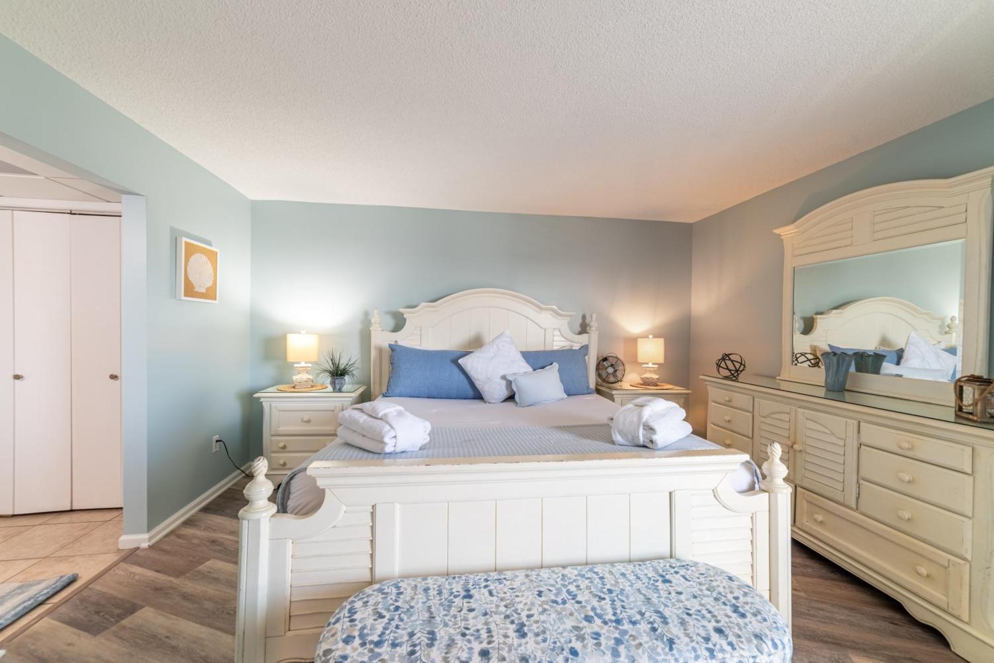 Edgewater 3-705 'the Salty Mermaid' Holiday home *